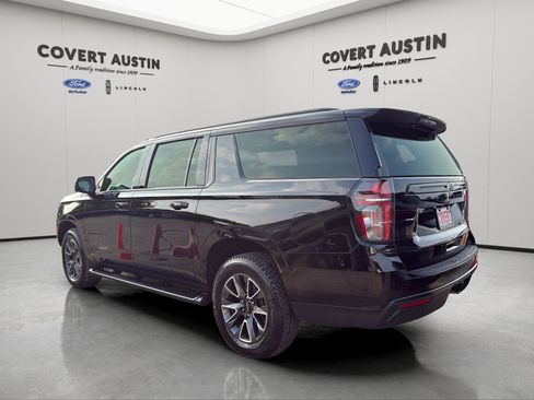 Used 2023 Chevrolet Suburban Z71 w/ Luxury Package AWD/4WD image 3