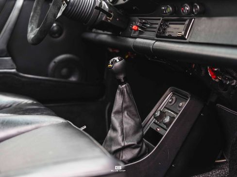 Used 1987 Porsche 911 Carrera RWD image 19