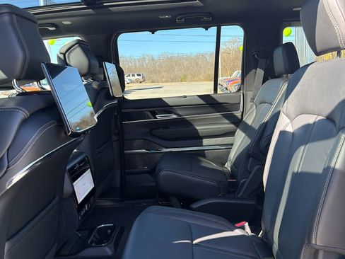 New 2026 Jeep Grand Wagoneer Summit image 14