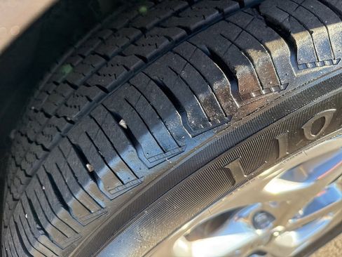 Used 2021 Chrysler Pacifica Limited w/ Premium & Safety Sphere Group image 10