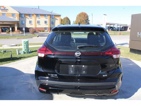 Used 2024 Nissan Kicks SR image 4