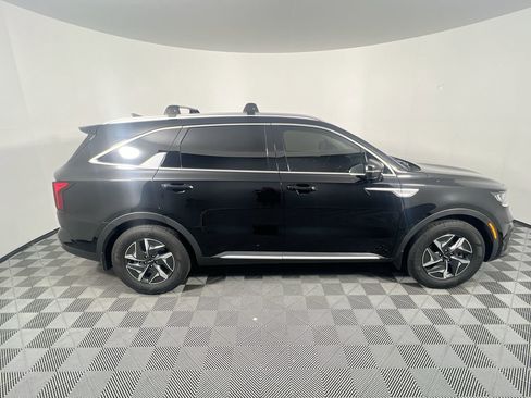 Used 2022 Kia Sorento S image 2