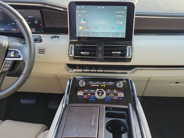 Certified 2021 Lincoln Navigator Reserve w/ Luxury Package AWD/4WD image 22