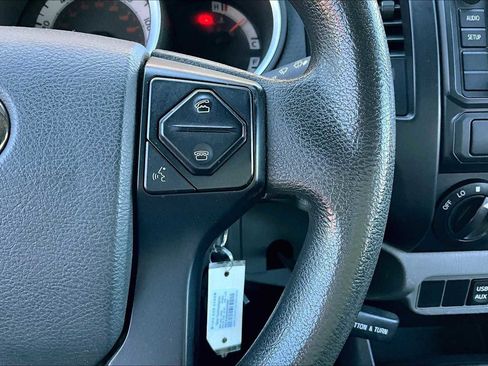 Used 2015 Toyota Tacoma 2WD Access Cab image 23