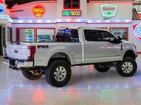 Used 2019 Ford F250 Lariat w/ Lariat Value Package image 3