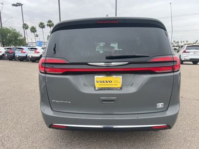 Used 2022 Chrysler Pacifica Touring-L