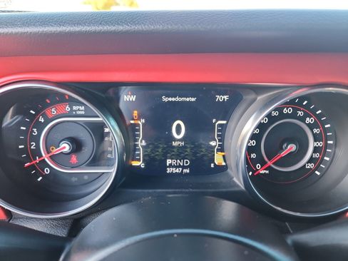 Used 2021 Jeep Gladiator Rubicon w/ Cold Weather Group image 11