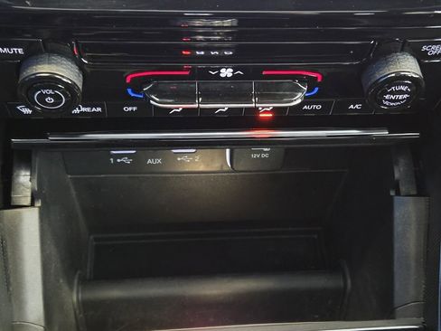 Used 2025 Jeep Grand Cherokee Laredo X image 45