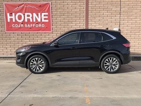 Used 2022 Ford Escape Titanium w/ Class II Trailer Tow Package AWD/4WD image 2
