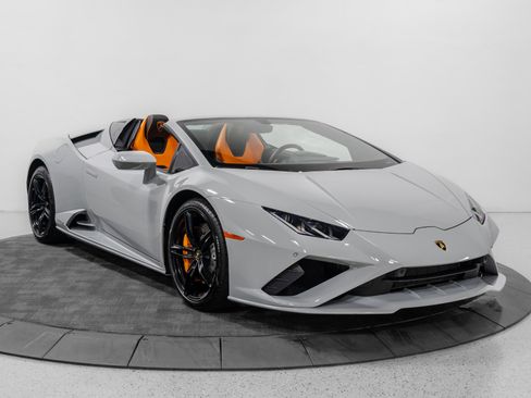 Used 2021 Lamborghini Huracan EVO RWD image 11