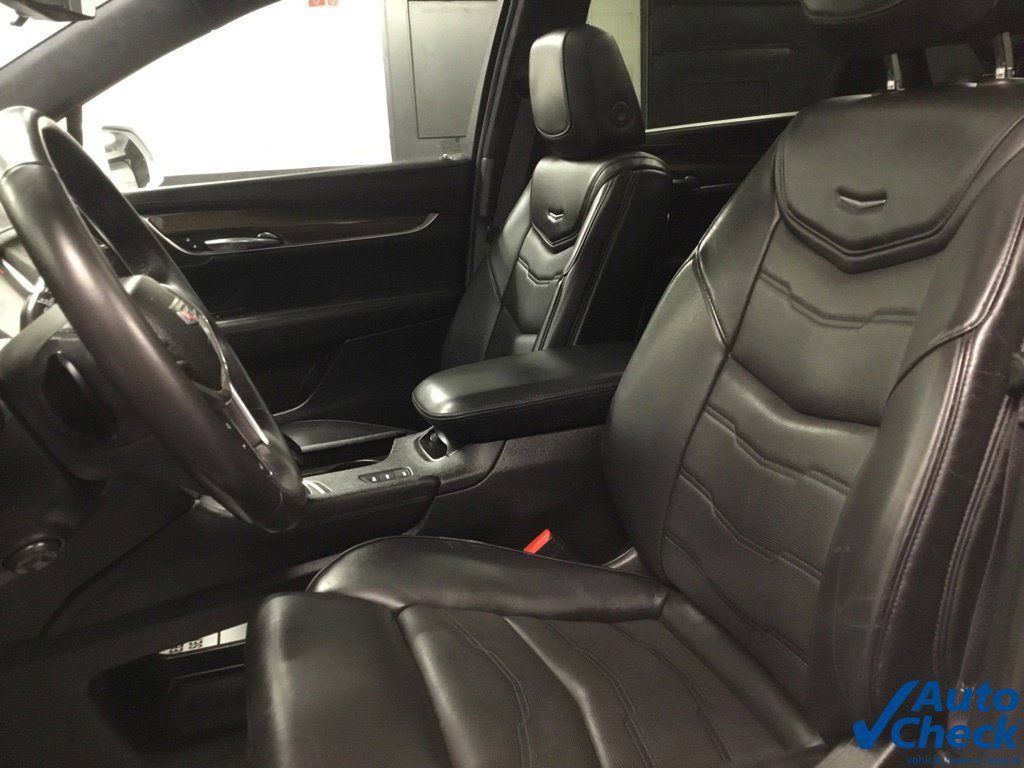 Used 2017 Cadillac XT5 Platinum w/ Driver Assist Package AWD/4WD image 24