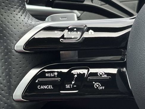 Certified 2024 Mercedes-Benz C 300 4MATIC Sedan image 28