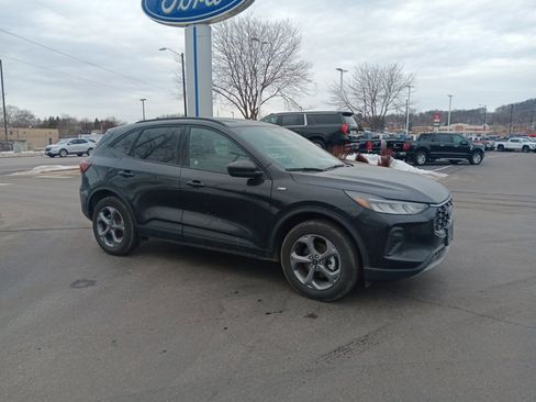 Used 2025 Ford Escape ST-Line image 2