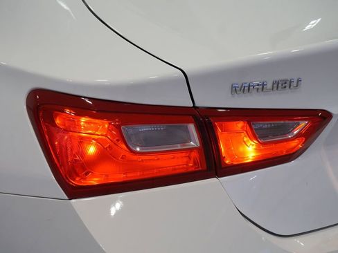 Certified 2022 Chevrolet Malibu LS image 30