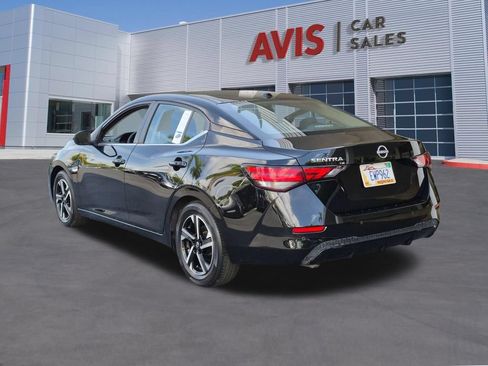 Used 2025 Nissan Sentra SV FWD image 9