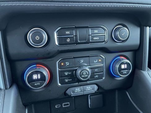 Used 2023 Chevrolet Suburban LS image 34
