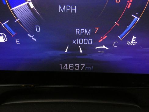 Used 2025 Chevrolet Traverse LT image 19