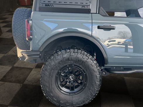 New 2025 Ford Bronco Badlands image 8