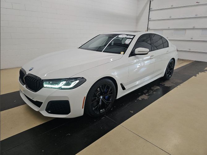 Used 2022 BMW M550i xDrive w/ Shadowloine Package AWD/4WD image 2