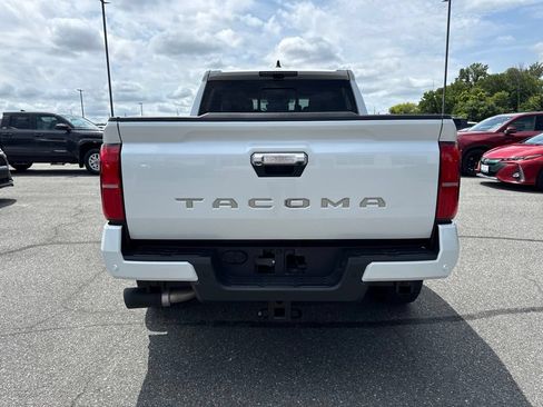 Used 2024 Toyota Tacoma Limited w/ Limited Package (LT) AWD/4WD image 4