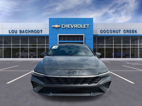 Used 2024 Hyundai Elantra SEL FWD image 3