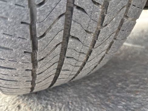 Used 2019 Dodge Grand Caravan SE w/ UConnect Hands-Free Group image 25