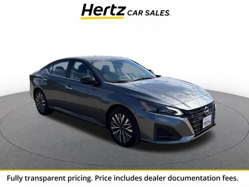 Used 2025 Nissan Altima 2.5 SV FWD image 1
