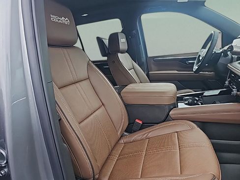 New 2026 Chevrolet Tahoe High Country image 25