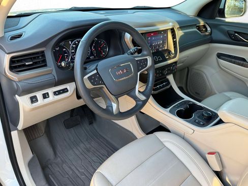 Used 2023 GMC Acadia Denali w/ Denali Technology Package image 23