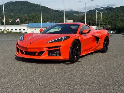 Used 2026 Chevrolet Corvette Z06 RWD image 3