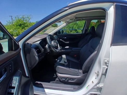 Used 2023 Nissan Rogue SL FWD image 13