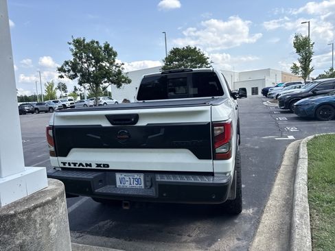 Used 2020 Nissan Titan PRO-4X w/ Pro-4x Convenience Package AWD/4WD image 8