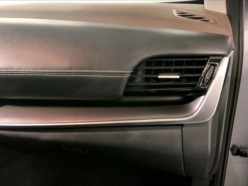 Used 2021 Nissan Rogue SV w/ Premium Package image 16