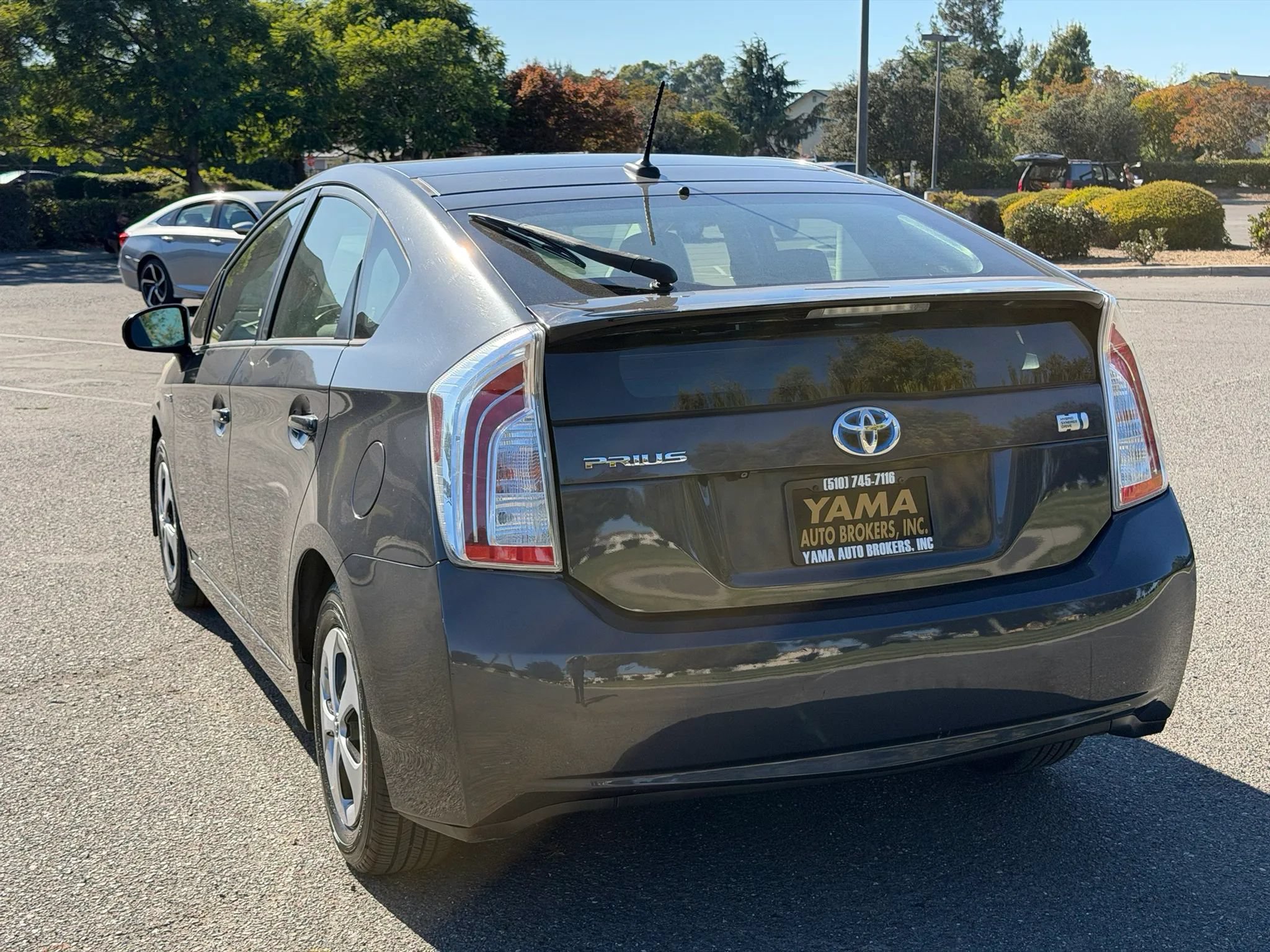 Used 2012 Toyota Prius Four w/ Deluxe Solar Roof Pkg FWD image 4