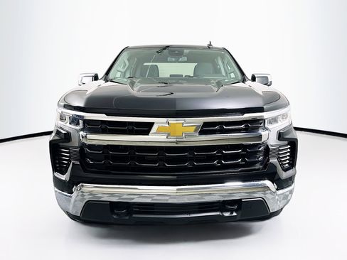 Used 2023 Chevrolet Silverado 1500 LT AWD/4WD image 2