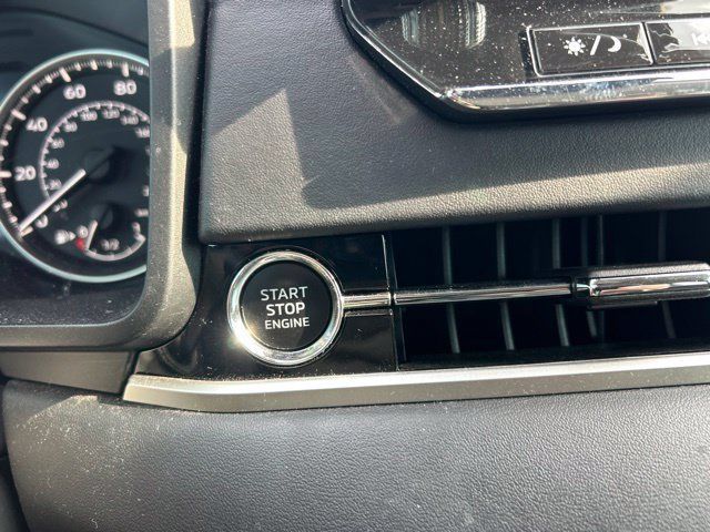 Used 2024 Mitsubishi Outlander SE FWD image 19