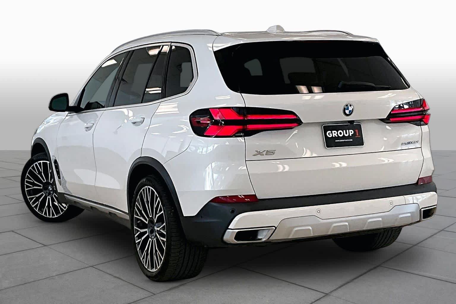 Used 2024 BMW X5 sDrive40i w/ Premium Package RWD image 11