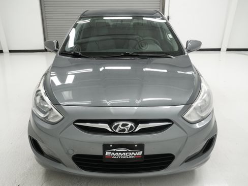 Used 2016 Hyundai Accent SE FWD image 2