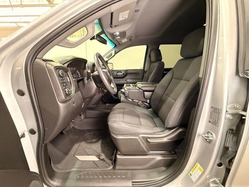 Used 2019 Chevrolet Silverado 1500 Custom w/ Custom Value Package AWD/4WD image 15
