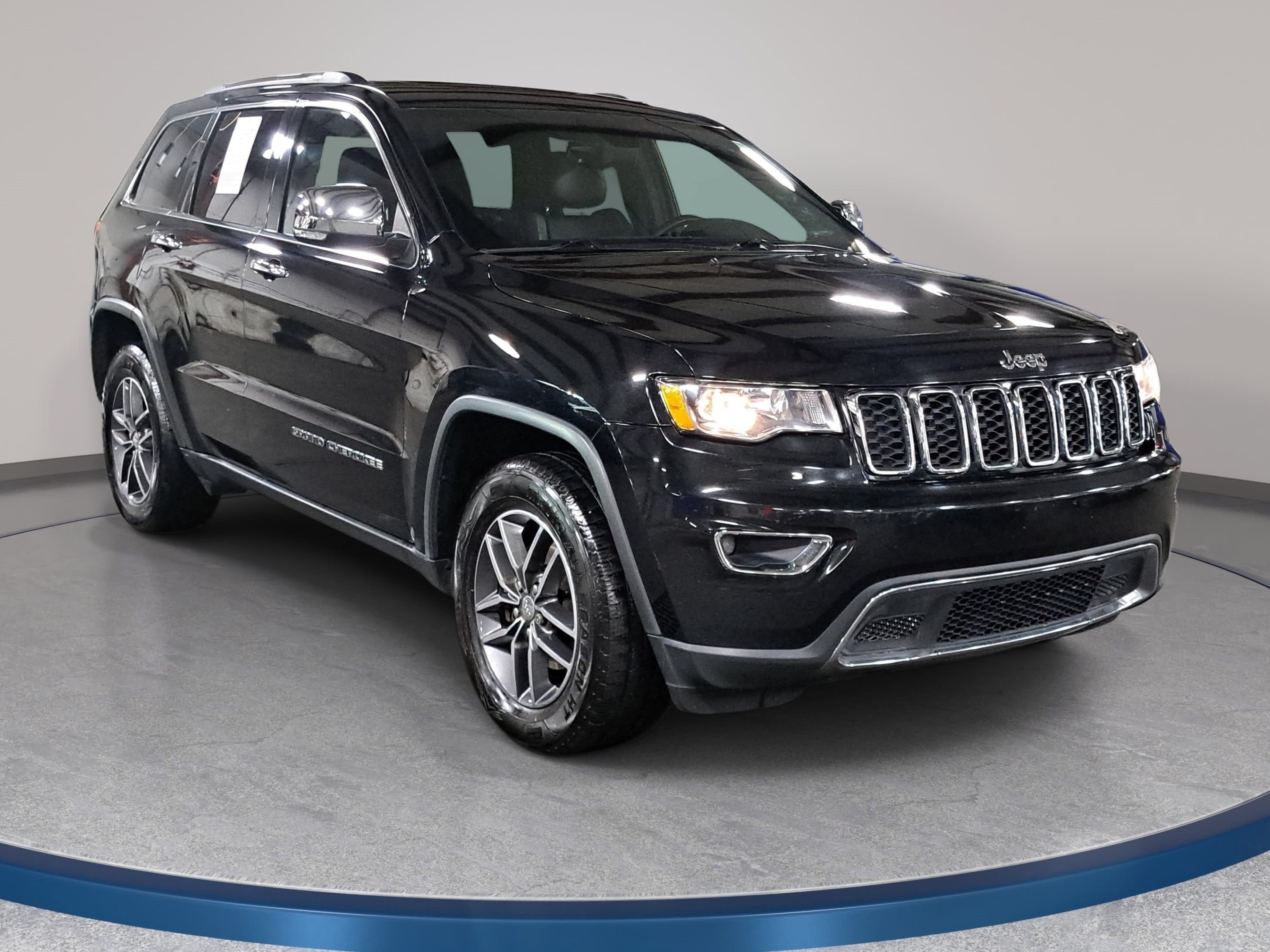 Used 2017 Jeep Grand Cherokee Limited RWD image 3