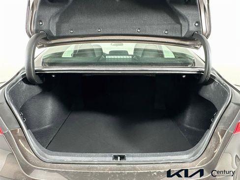Used 2018 Toyota Camry LE FWD image 23