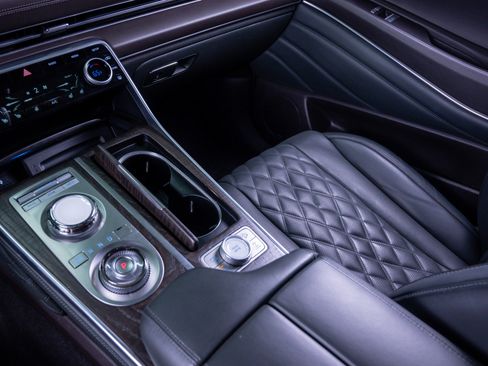 Used 2023 Genesis GV80 3.5T w/ Prestige Matte Package image 28