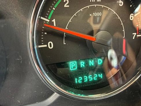 Used 2014 Jeep Wrangler Unlimited Rubicon w/ Connectivity Group AWD/4WD image 12
