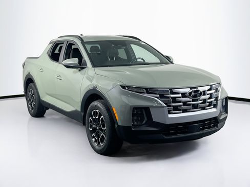 Used 2023 Hyundai Santa Cruz SEL Premium image 3