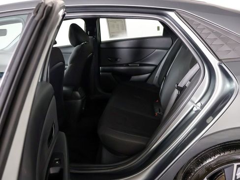 Used 2025 Hyundai Elantra Sport FWD image 29