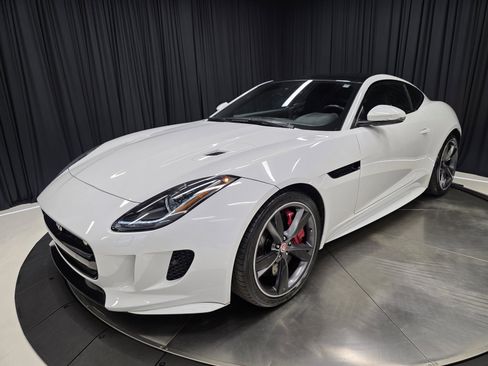 Used 2016 Jaguar F-TYPE R image 40