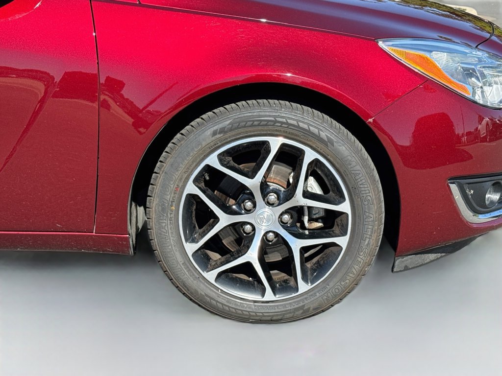 Used 2017 Buick Regal Sport Touring FWD image 39