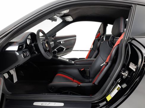 Used 2018 Porsche 911 GT3 RWD image 15
