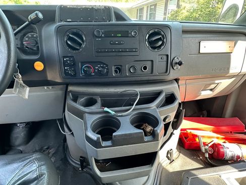 Used 2013 Ford E-450 and Econoline 450 Super Duty w/ Shuttle Bus Prep Pkg RWD image 16