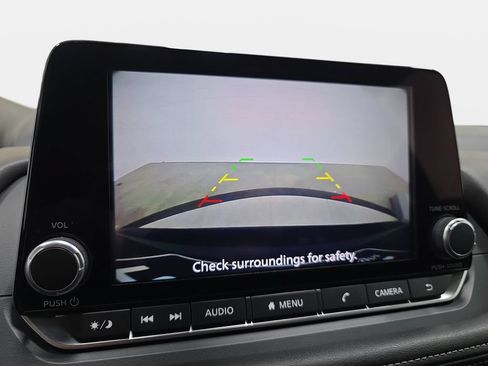 Used 2025 Nissan Rogue SV FWD image 21